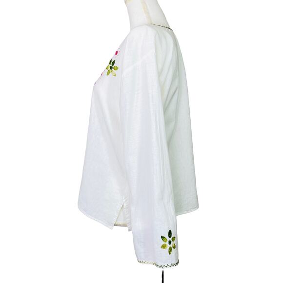 Vintage 1970s Handmade Embroidered Blouse Florals on White Chambray Size S - Picture 6 of 9